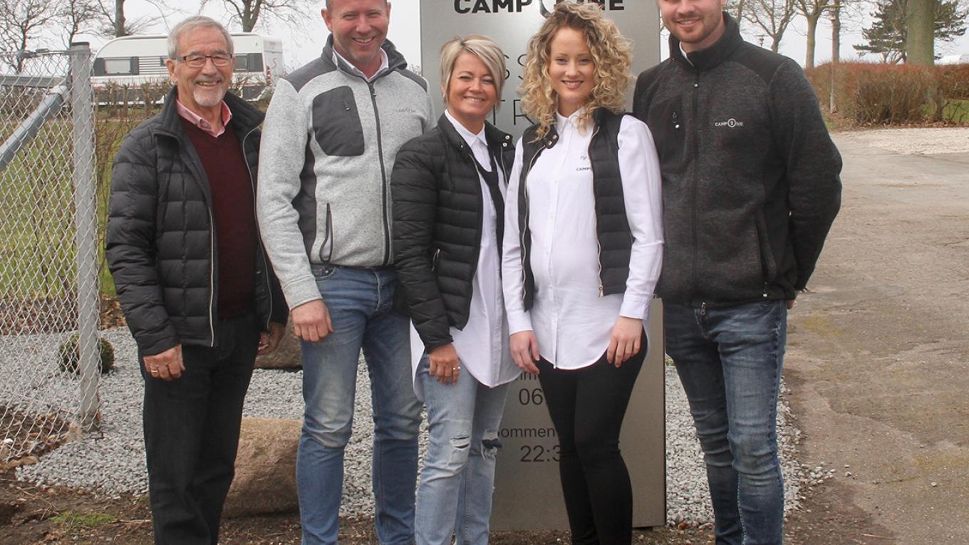 Tre generationer af Blaabjerg-familien er nu involveret i driften af de tre CampOne-pladser. Tre generationer, familien Blaabjerg, CampOne, campingpladser