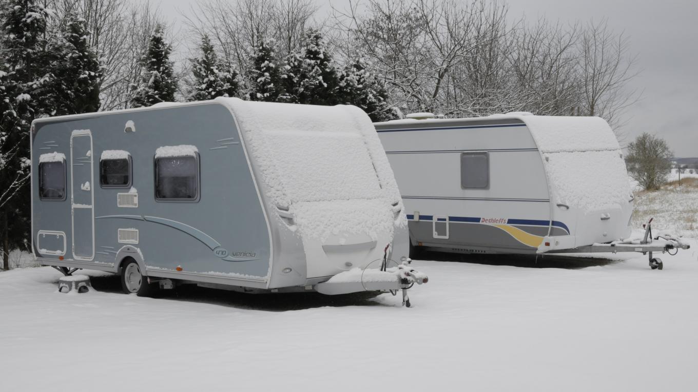 DCU giver her gode råd til vintercamping, så du kan sikre dig, at din campingvogn kommer godt gennem vinteren. vintercamping, Vinter, vinterklargøring, rengøring af campingvogn, camping, opstilling af campingvogn, gode råd
