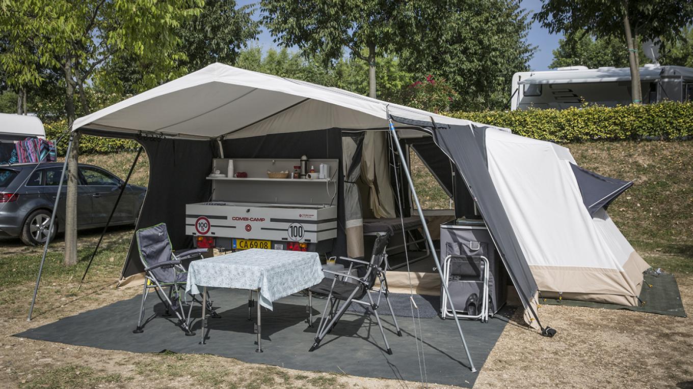 Campingvognen var tæt på at afslutte et langt campingliv - en teltvogn blev familiens redning. Combicamp, teltvogne