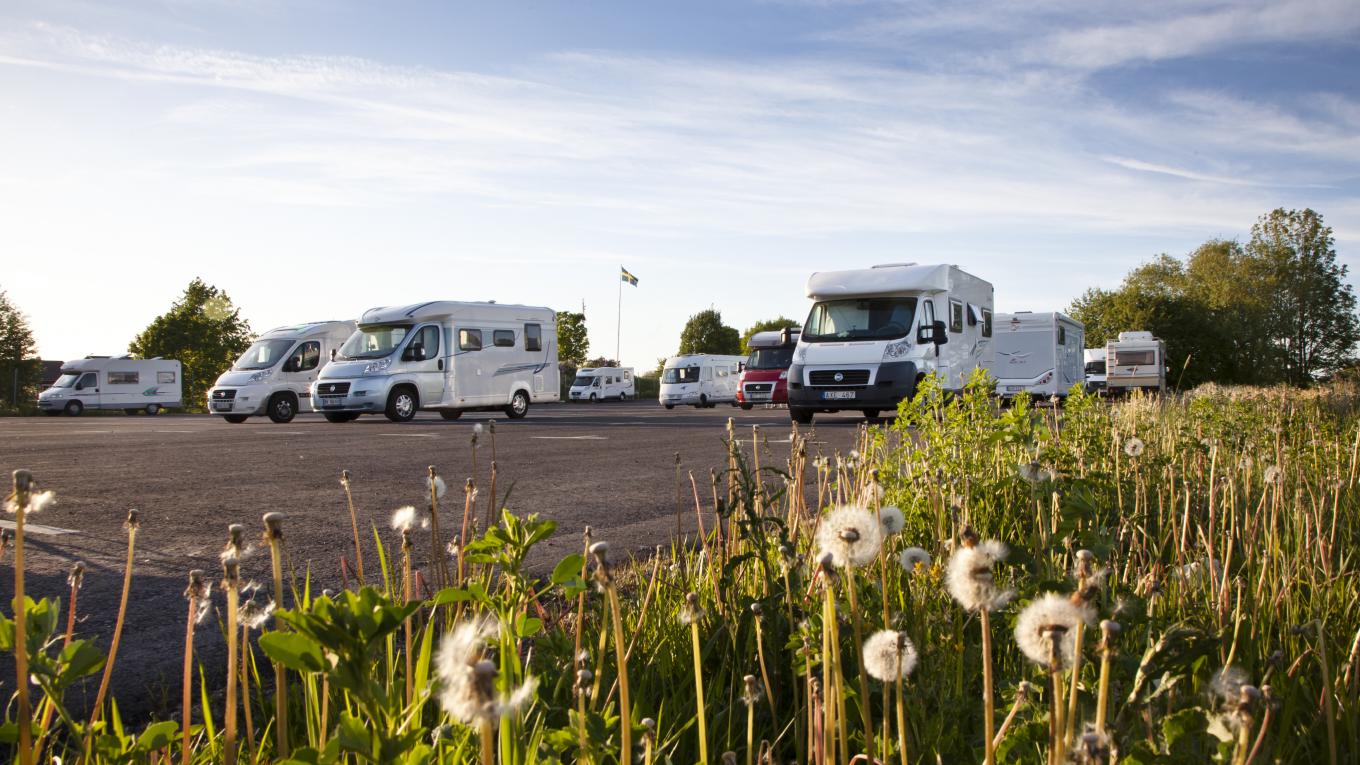 Billedtekst: DCU-Camping Nærum, DCU-Odense City Camp og DCU-Absalon Copenhagen Camp er netop optaget i DACF’s overnatningsliste, der både er online og fås som App