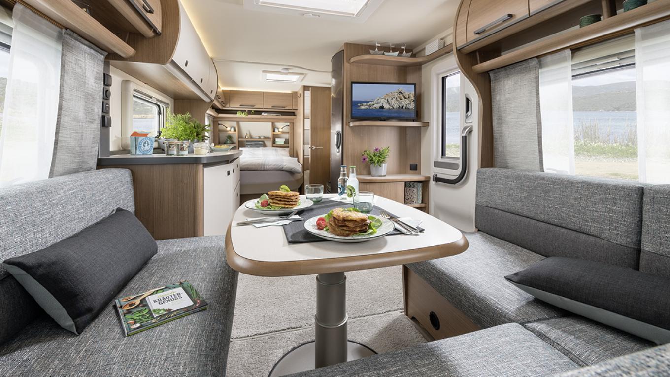 Fendt Saphir er bare én af flere 2019-nyheder fra den tyske producent. Høj kvalitet er i fokus over hele linjen. Fendt Saphir 495 SFB, campingvogn