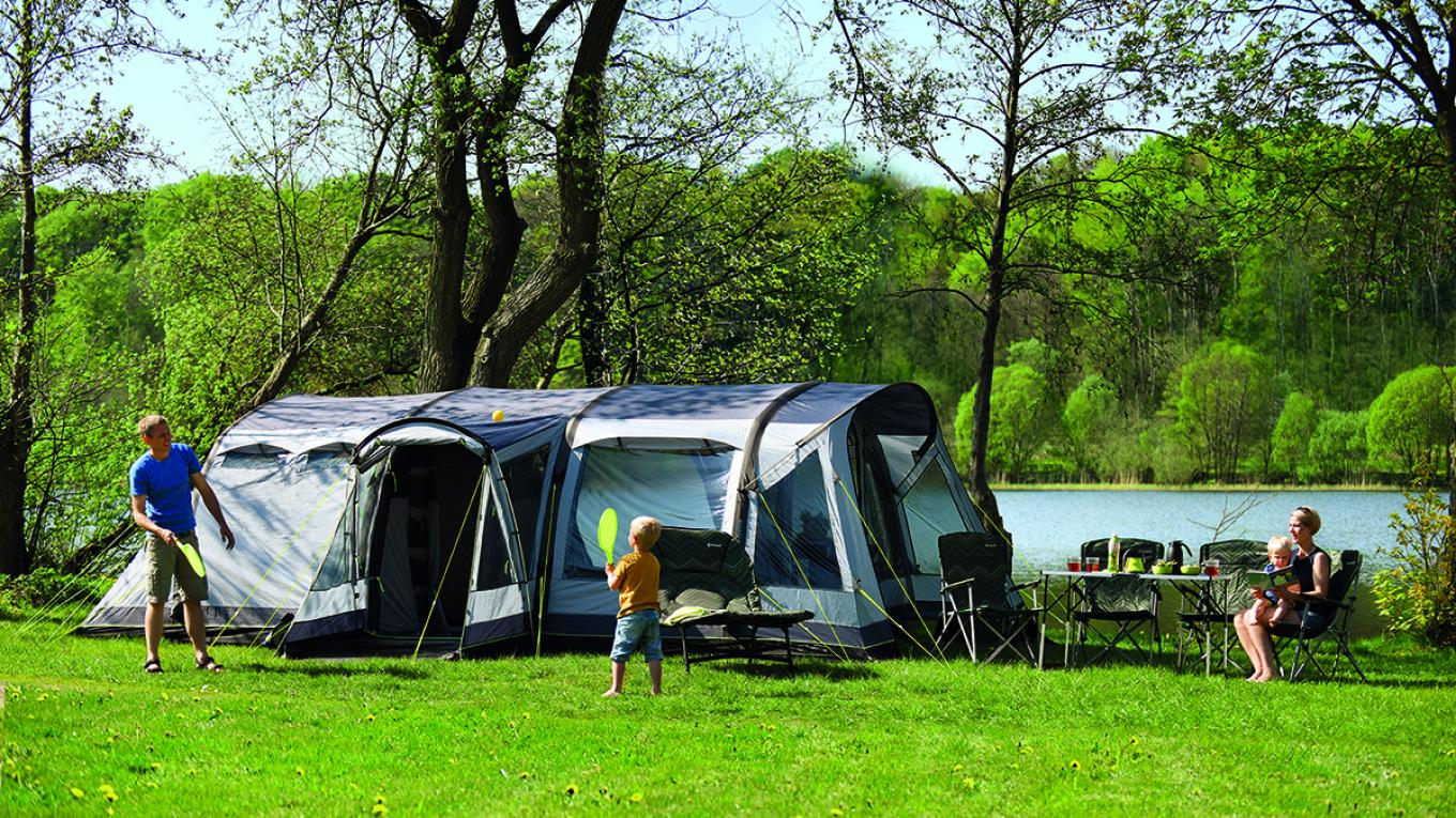 Praktiske campingmøbler er svære at undvære på campingturen. Outwell, campingudstyr, campingmøbler, møbler, stole, drømmeseng