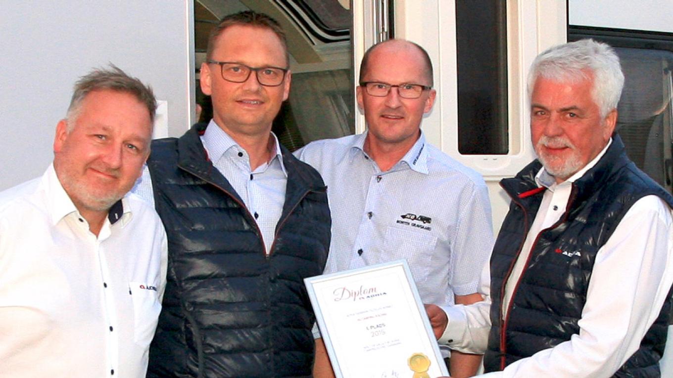 KG Camping i Kolding takker deres kunder for, at de nu er kåret som den mest sælgende Adria-forhandler i 2016. KG Camping, Kolding, camping, campingforhandler, Adria-forhandler, Adria