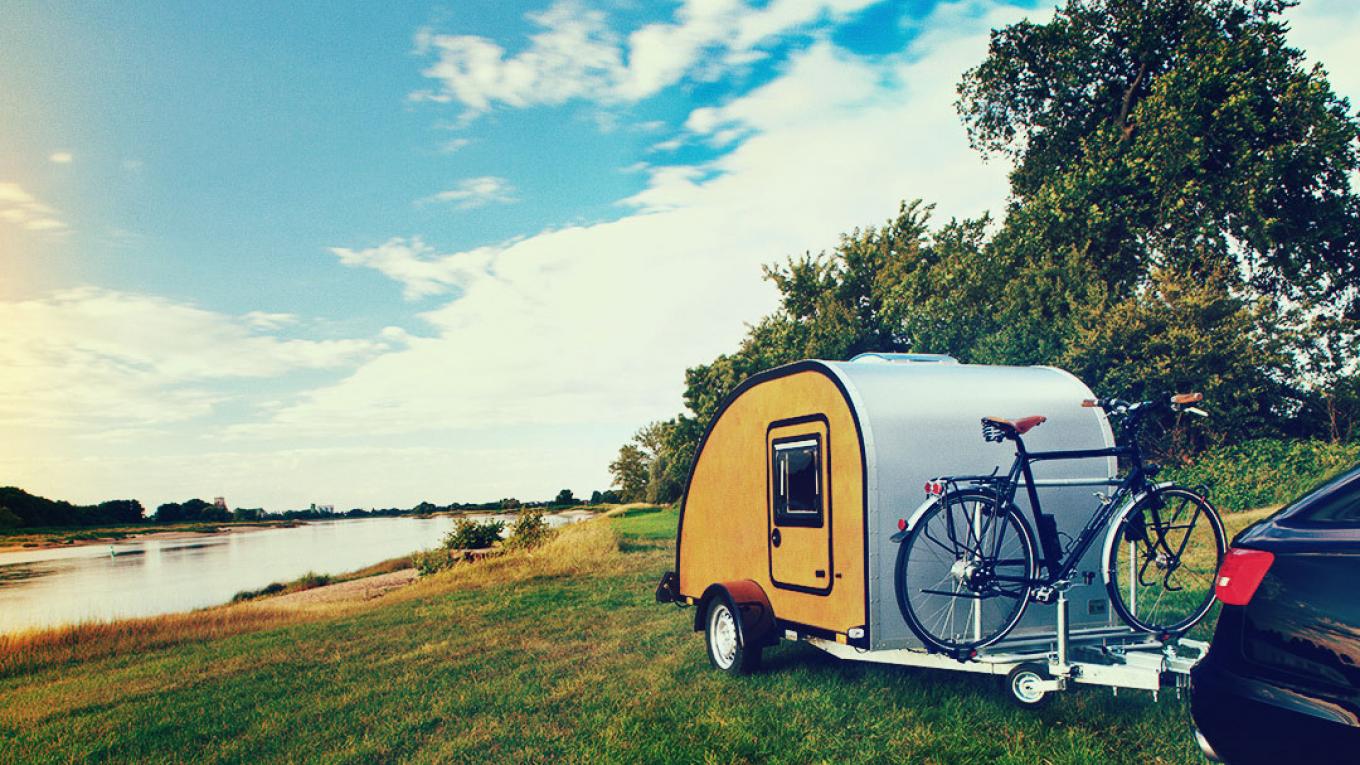 KULBA er bygget i træ, er dråbeformet, lille og let. KULBA, campingvogn, let og lille campingvogn, outdoor