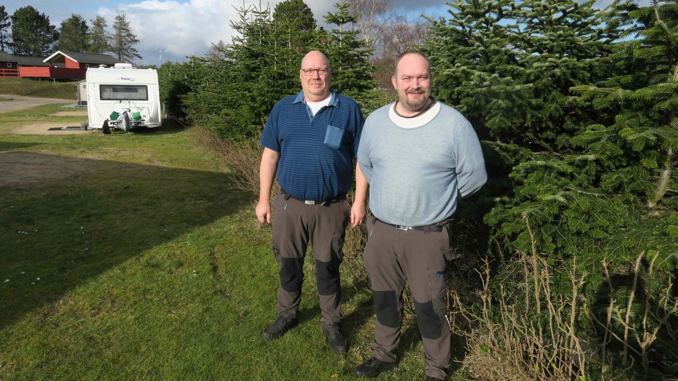 De nye lejrchefer på DCU-Camping Ålbæk Strand er Lasse Sjøquist (t.v.) og Christian Hansen. Billedet er taget på DCU-Camping Mols.