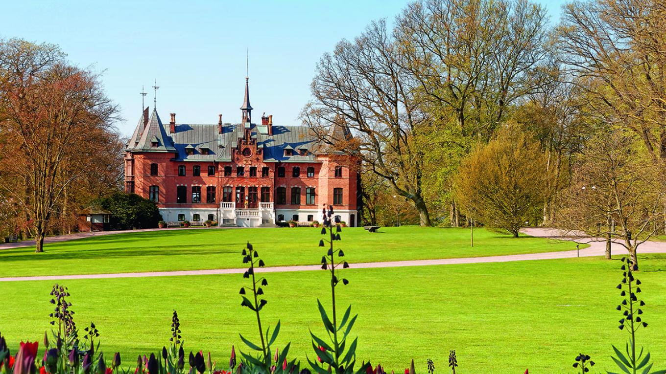 Sofiero er opført i årene 1864-1865 og opkaldt efter Dronning Sofia. Sofiero, slot, Sverige