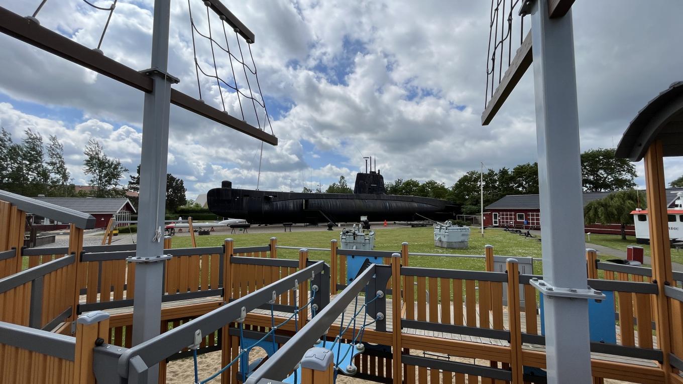 Springeren - Maritimt Oplevelsescenter Billede af legeskib samt ubåd