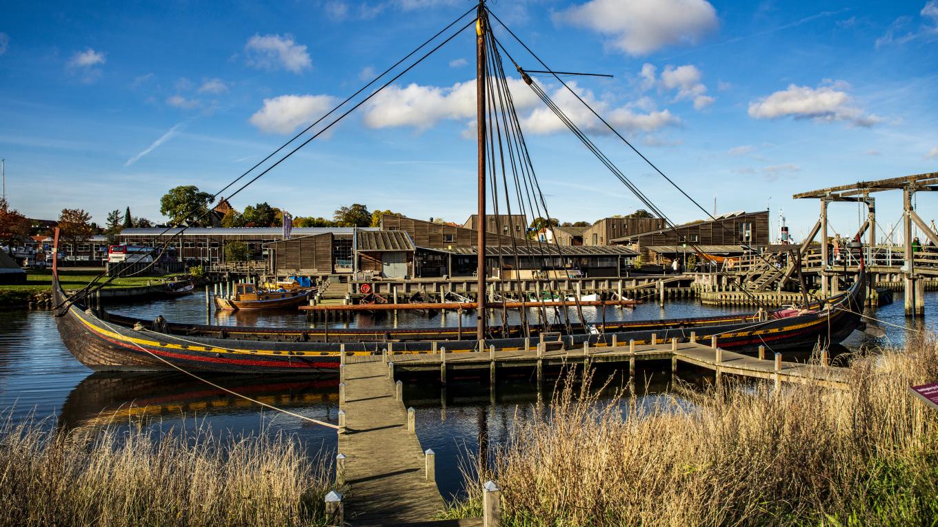 Vikingeskibsmuseet Billede af træskib