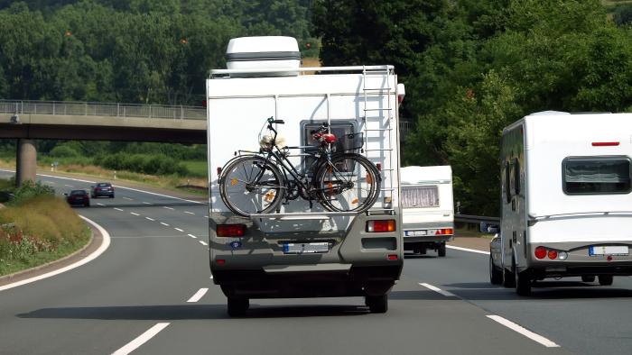 Reglerne for at køre med gassen tændt er anderledes i autocampere end i campingvogne. Foto: Arkiv.