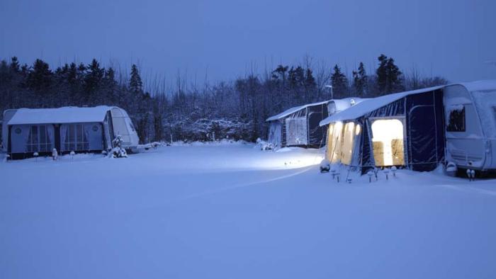vintercamping, sne, vinter, campingvogne, vinterfortelte