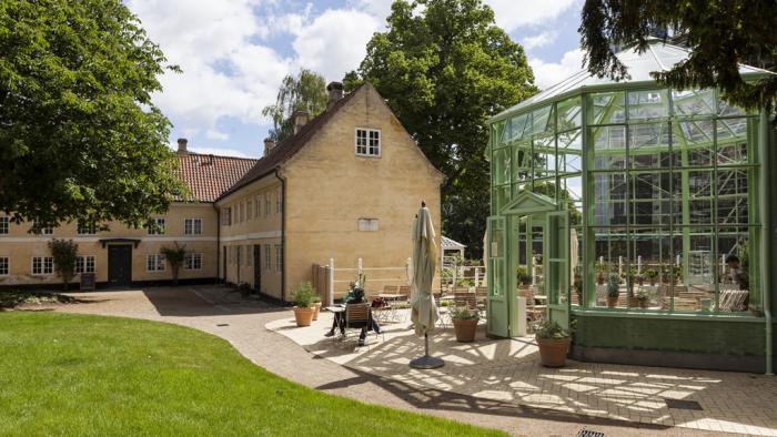 Billede af hus og orangeri
