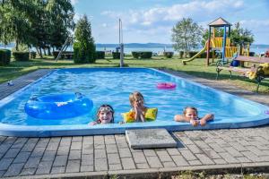 Balatontourist Camping &amp; Bungalows Vadvirág