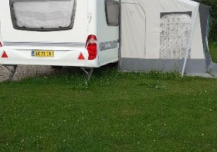 Hobby Prestige 560 UFE med det lille universaltelt Hobby Prestige 560 UFE
