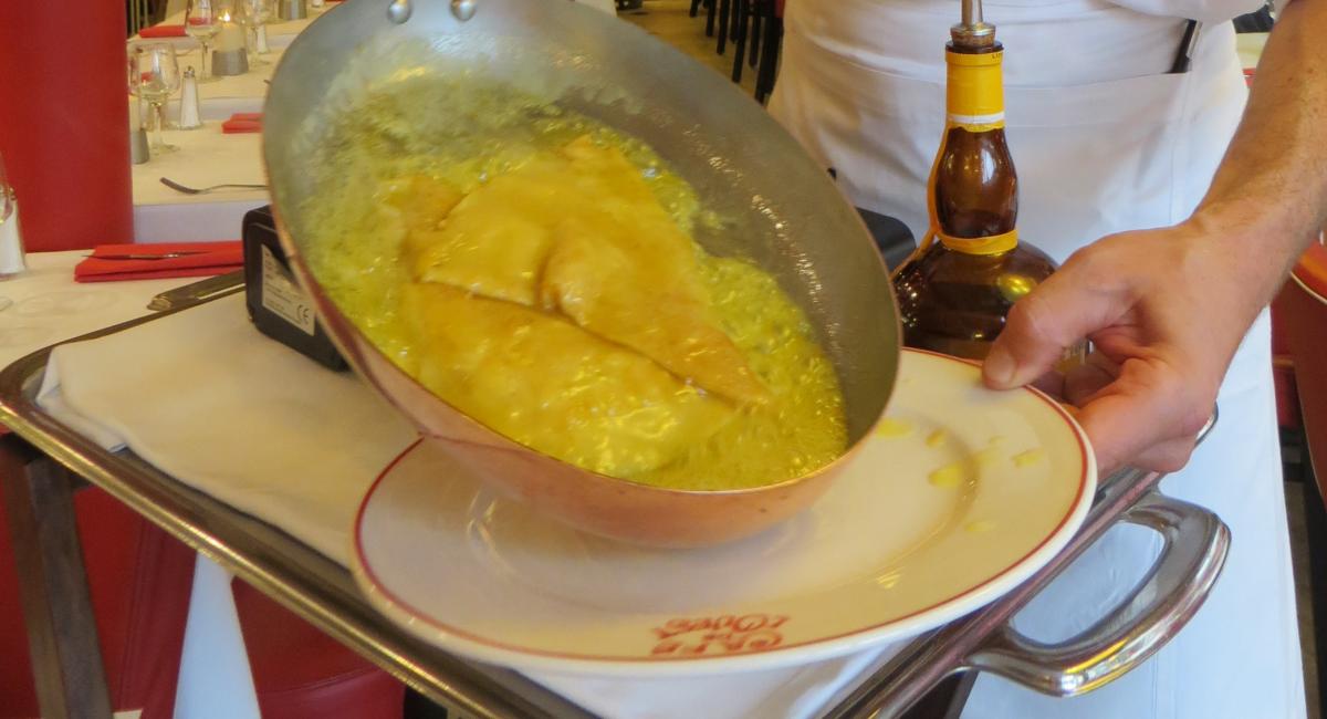 Flamberede crêpes (pandekager) med appelsin og Grand Manier.