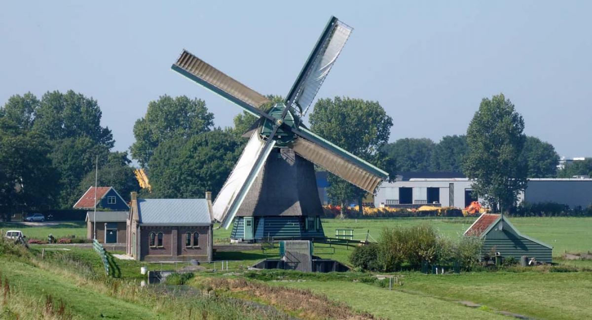 Holland med autocamper, vindmøller