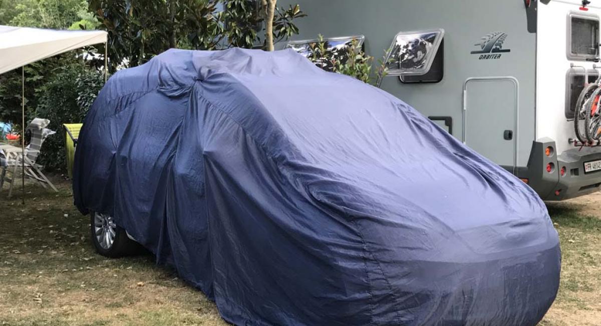Man kan også vælge et cover til bilen. cover til bilen, slip for harpiks