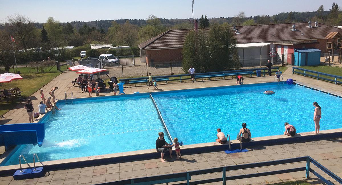 Pool, pladser med pool, swimmingpool, svømmebassin, DCU-Camping Hesselhus ved Silkeborg