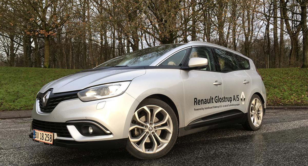 Renault Grand Scenic IV har syv sæder og er dermed en mulig campingtrækker for den store familie. Med automatgear har bilen en koblingsvægt på 1.850 kg. Renault Grand Scenic, campingtrækker, biler
