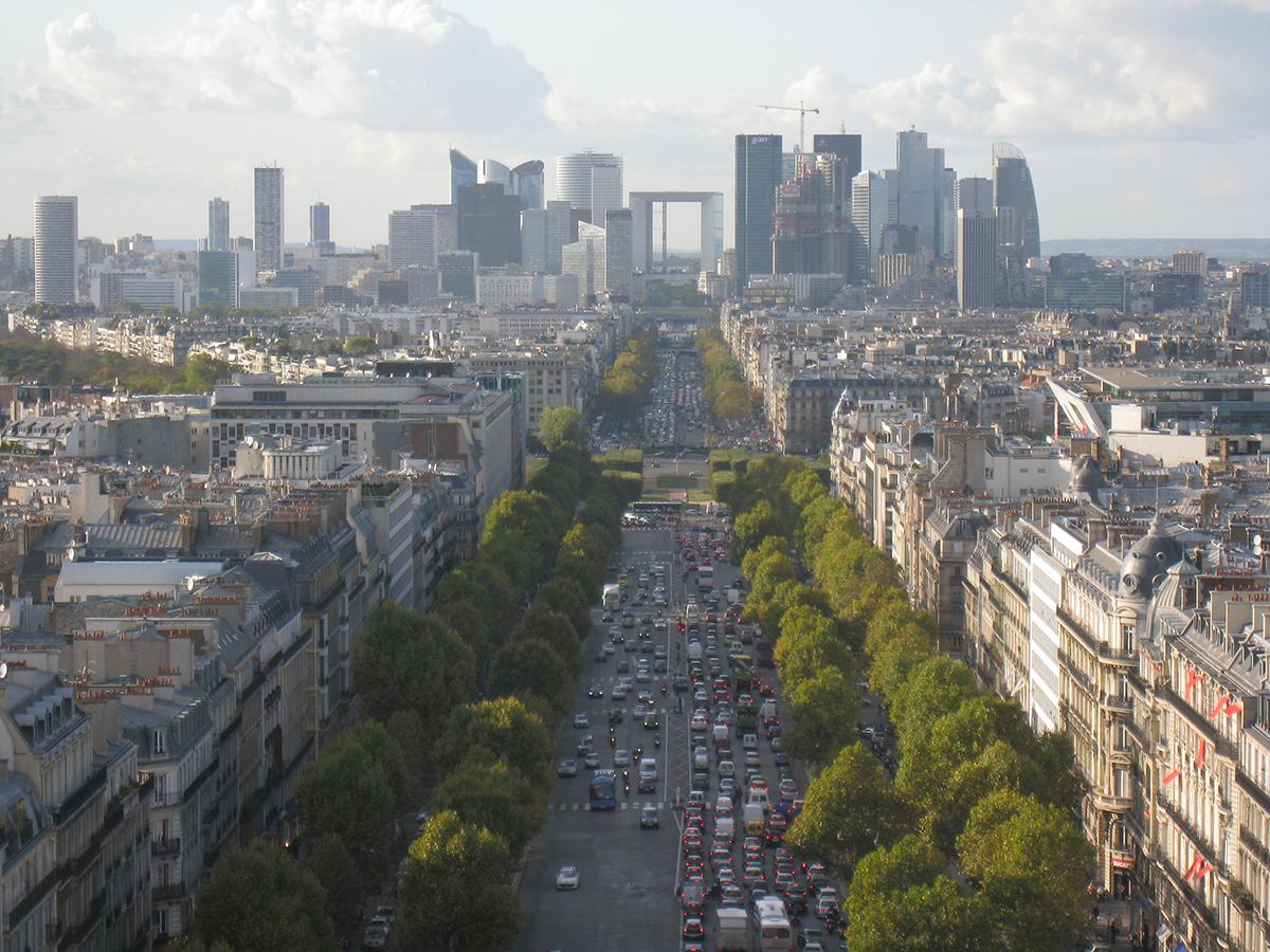 Antallet af miljøzoner i Frankrig vokser. Udover Paris har også Lyon, Lille og Grenoble indført Crit’Air-mærket. Miljømærker, Frankrig, miljøzoner, bilferie, Paris