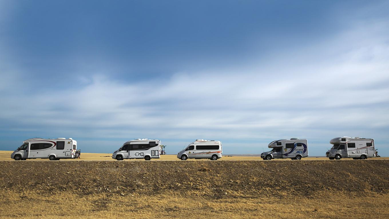 Kinesere, autocamper, de fem autocampere på række, Kina