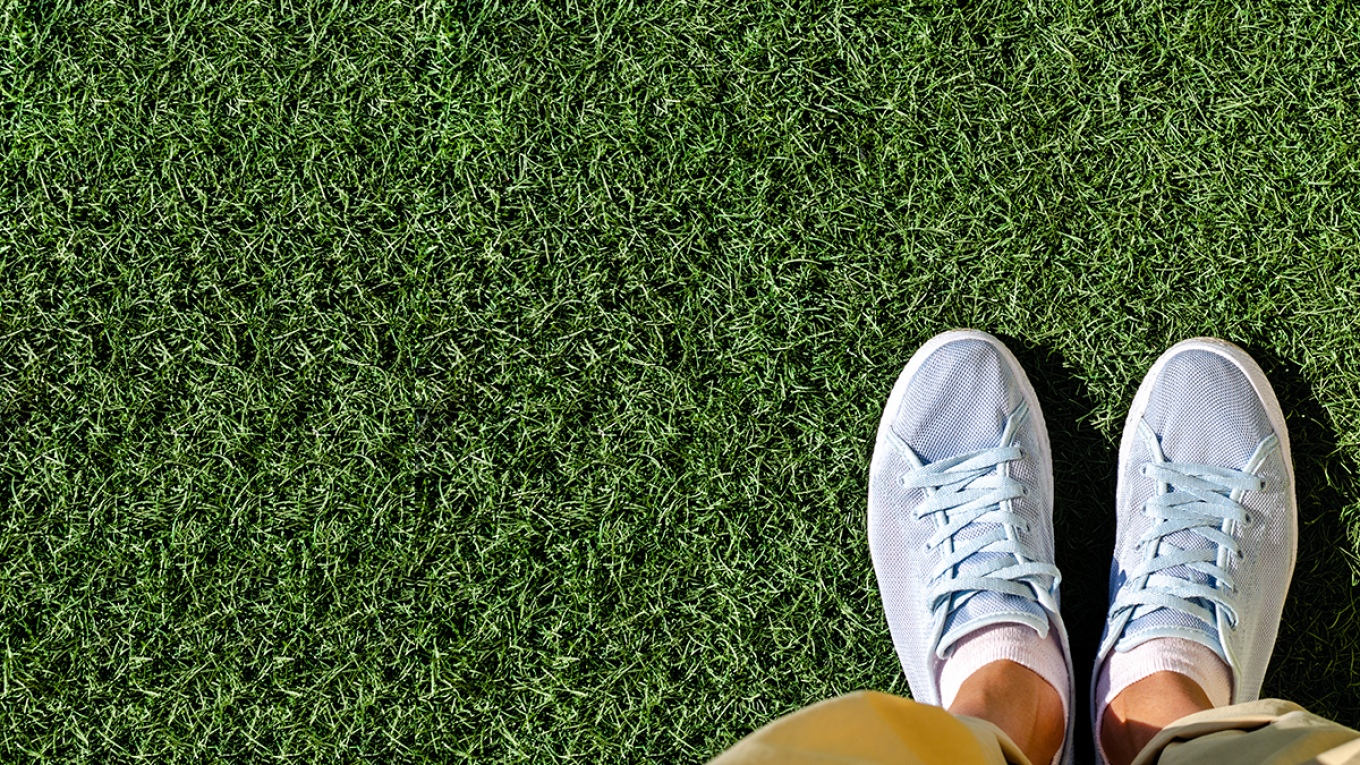 Langt ned til fødderne