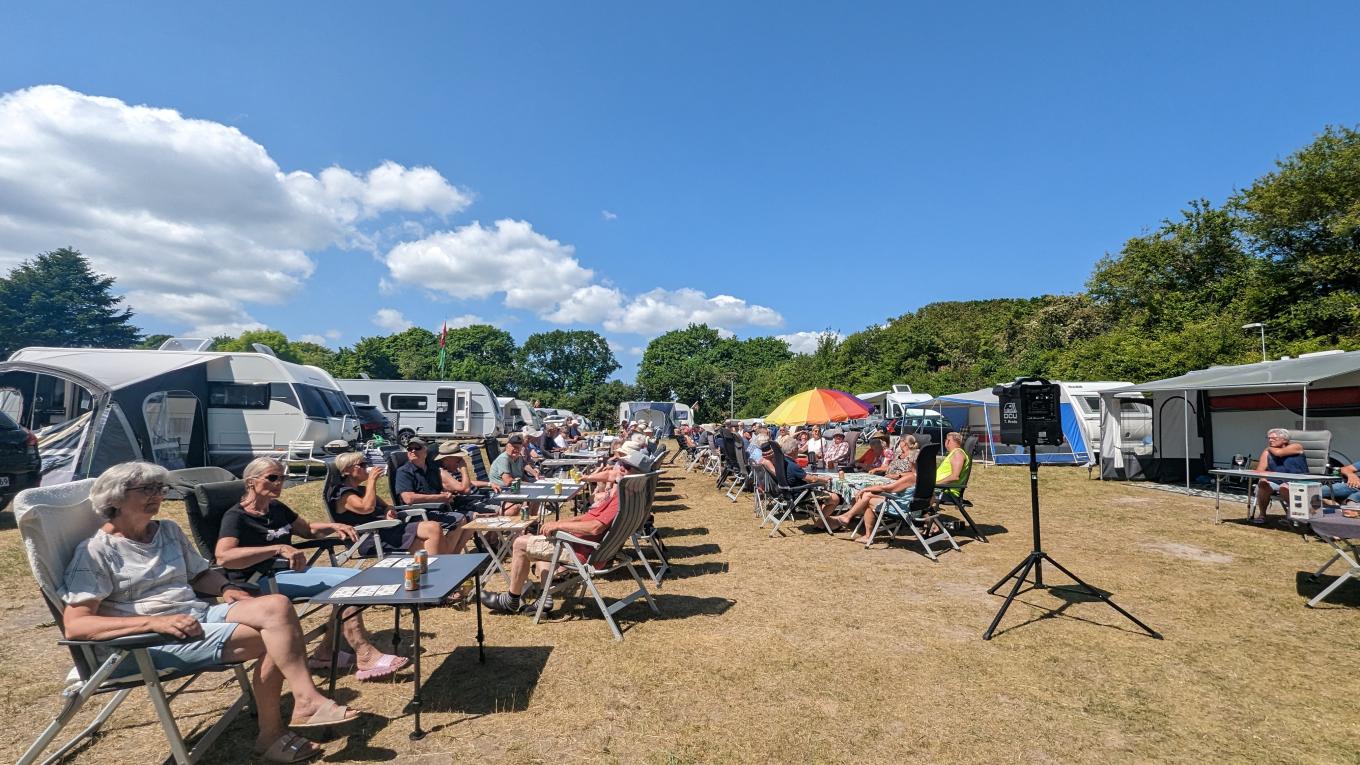 Seniortræf langbord