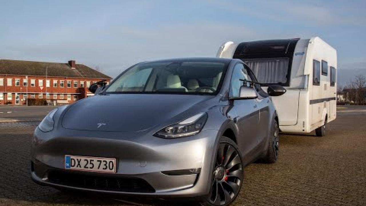 Test af Tesla model Y Dualmotor som campingtrækker